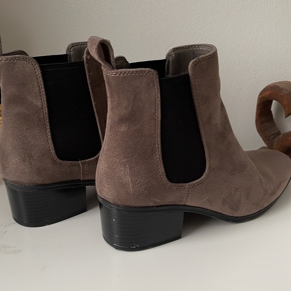 Healed booties - Picture 3 of 4